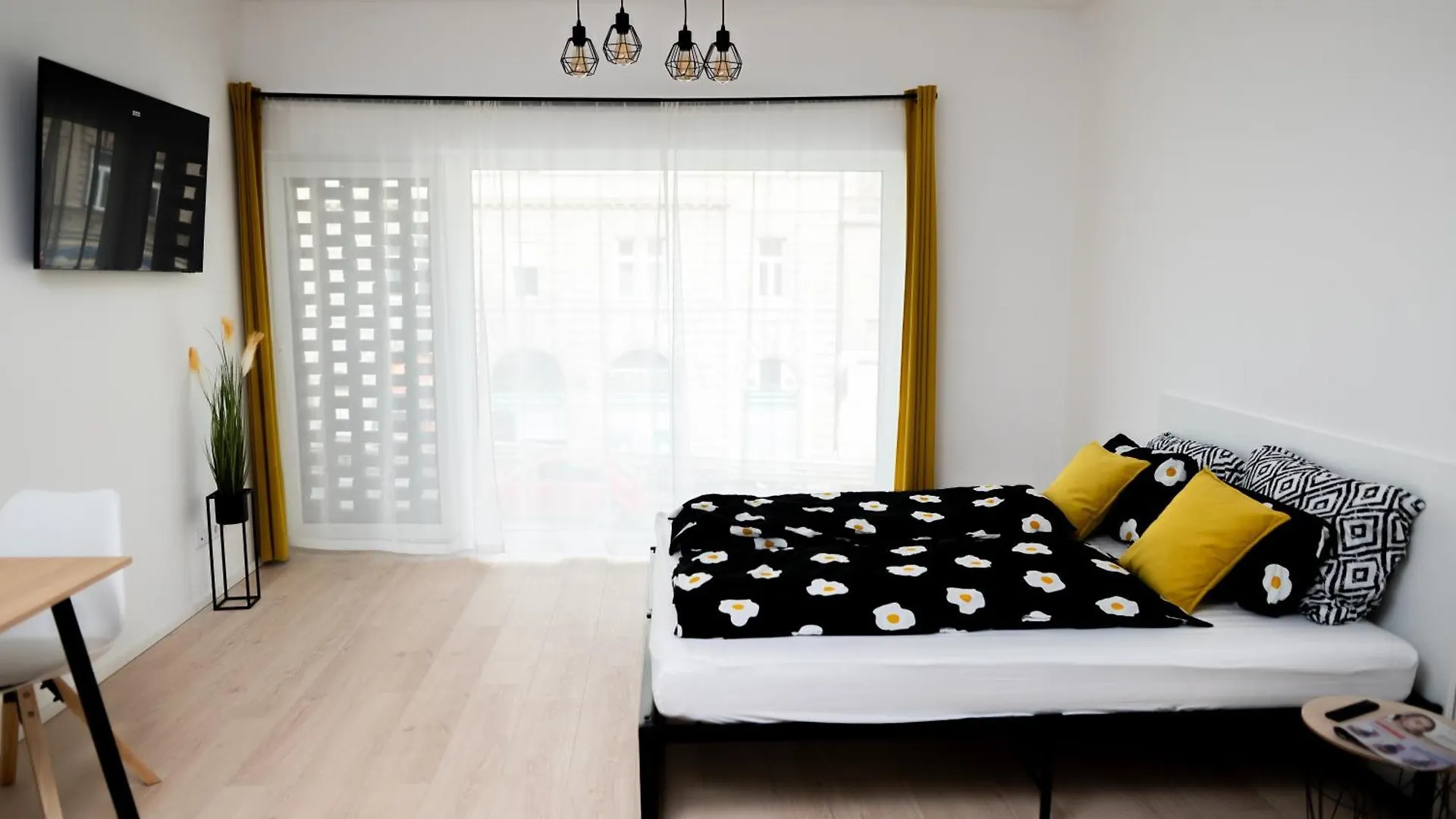 F5 Studio Budapešť 0*,  Maďarsko